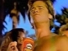 Mmm, son buone le Pringles! Vero Brad Pitt?