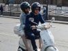 Emma Stone e Andrew Garfield a Roma in vespa (1)