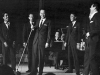 Frank Sinatra irrompe sul palco (1958)