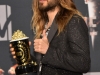 11. Jared Leto è felice del suo Popcorn d\'oro per la miglior trasformazione (Dallas Buyers Club)