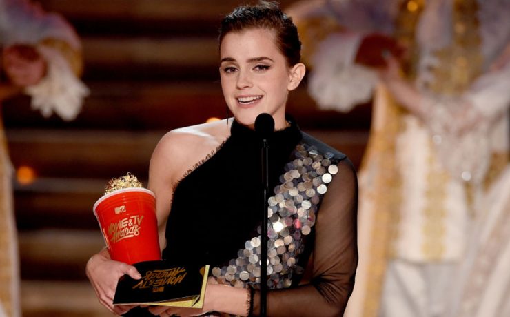 Emma Watson ritira il suo MTV Movie Awards