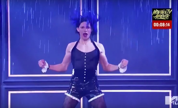 Tom Holland nei panni di Rihanna alla Lip Sync Battle