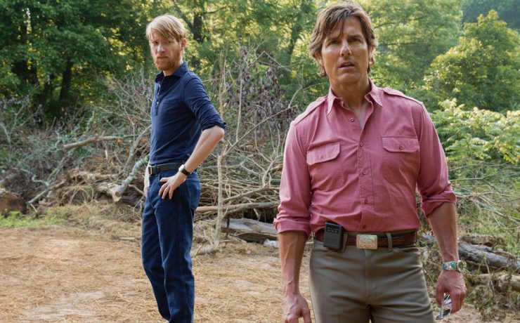 Tom Cruise e Domhnall Gleeson in Barry Seal