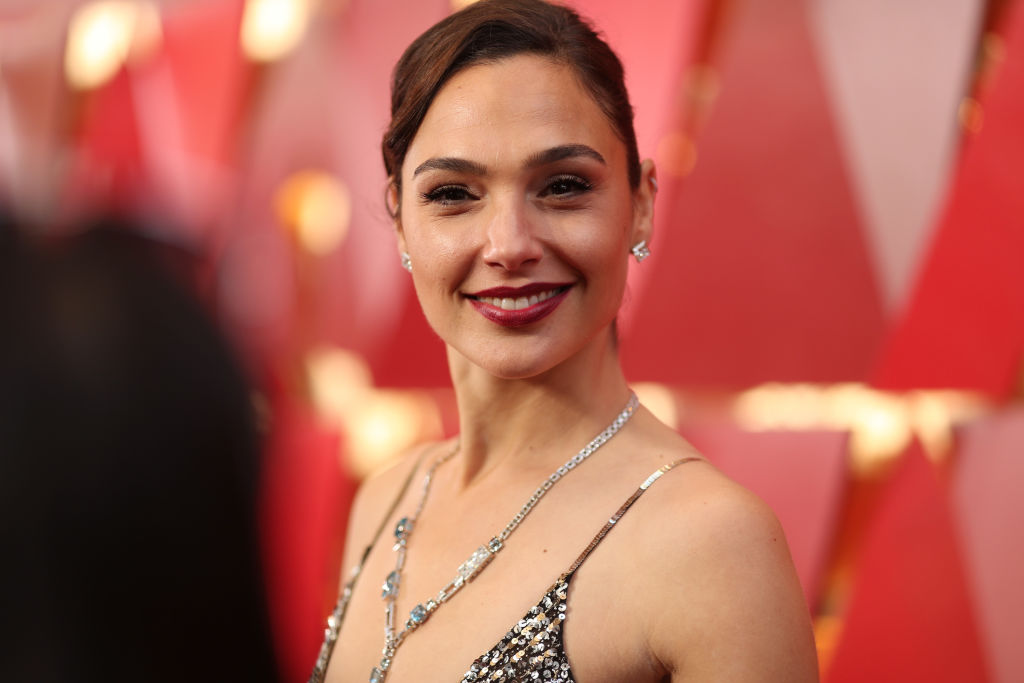 Gal Gadot: il suo tweet su Stephen Hawking accende le polemiche