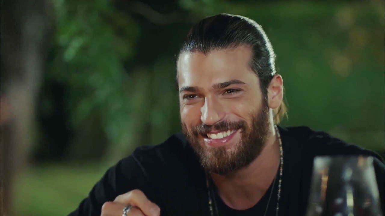 Can Yaman attore