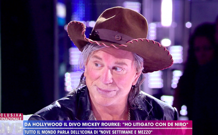 Mickey Rourke ospite di Live - Non è la D'Urso