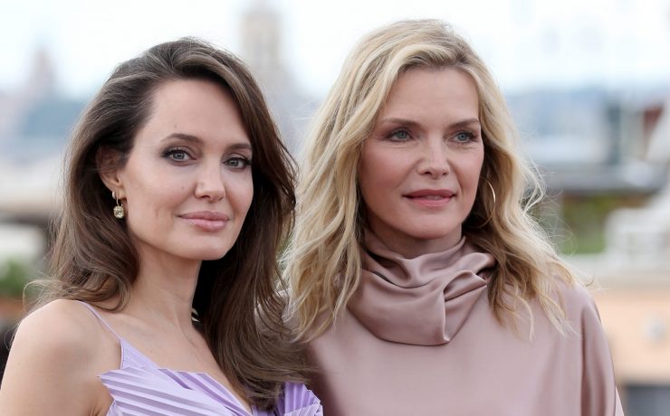 Angelina Jolie e Michelle Pfeiffer a Roma per presentare Maleficent: Signora del Male