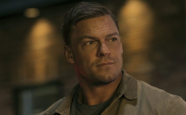 alan ritchson in reacher