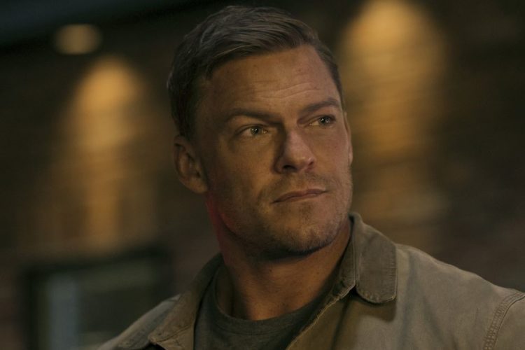 alan ritchson in reacher