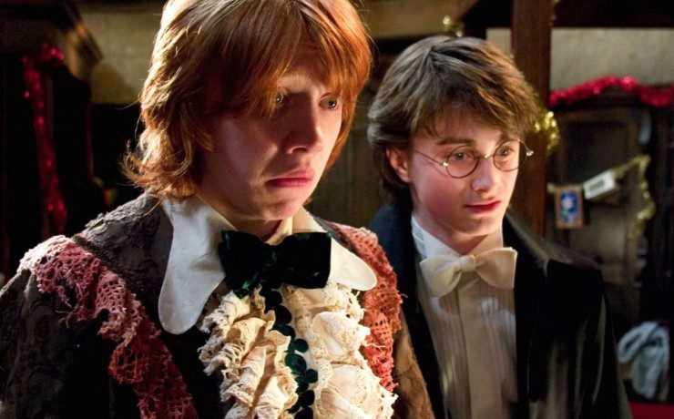 Ron ed Harry Potter al ballo del ceppo in Harry Potter e il Calice di Fuoco