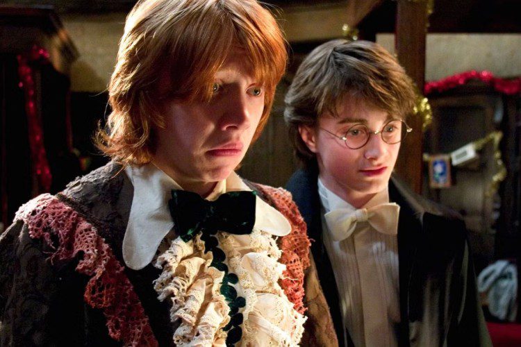 Ron ed Harry Potter al ballo del ceppo in Harry Potter e il Calice di Fuoco