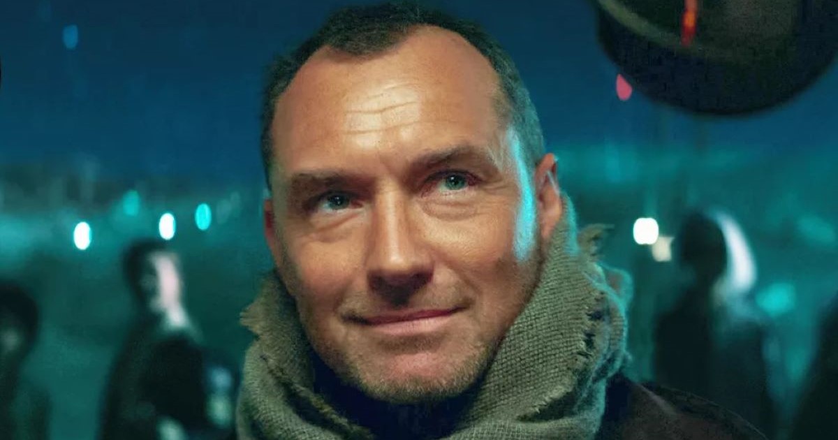 Jude Law in un'immagine ufficiale di Star Wars: Skeleton Crew