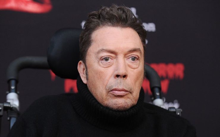 Un primo piano di Tim Curry