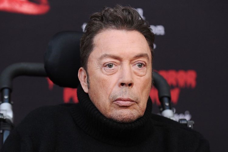 Un primo piano di Tim Curry