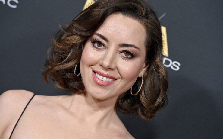 Primo piano dell'attrice Aubrey Plaza