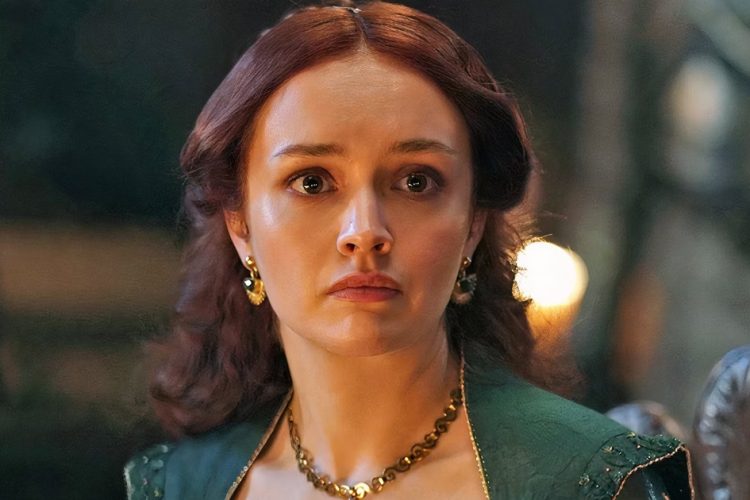 Alicent Hightower (Olivia Cooke) in House of the Dragon