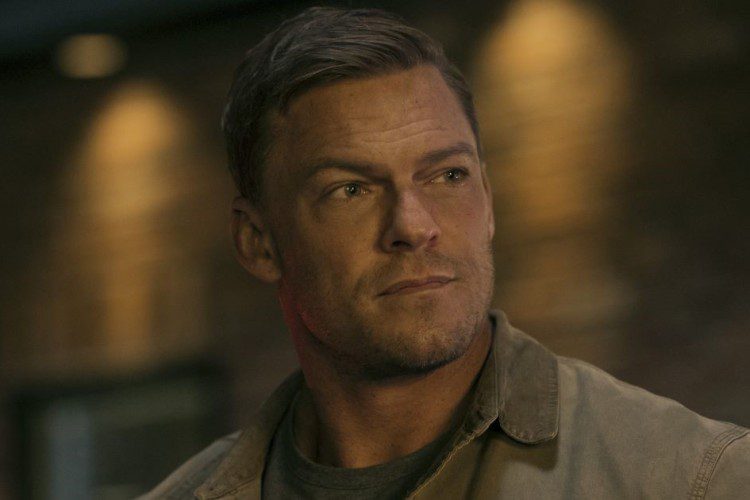 alan ritchson in reacher