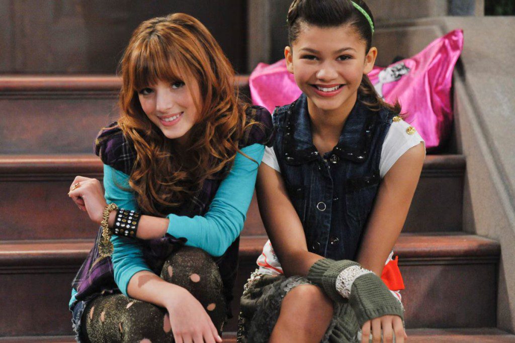 Bella Thorne e Zendaya in Shake it off