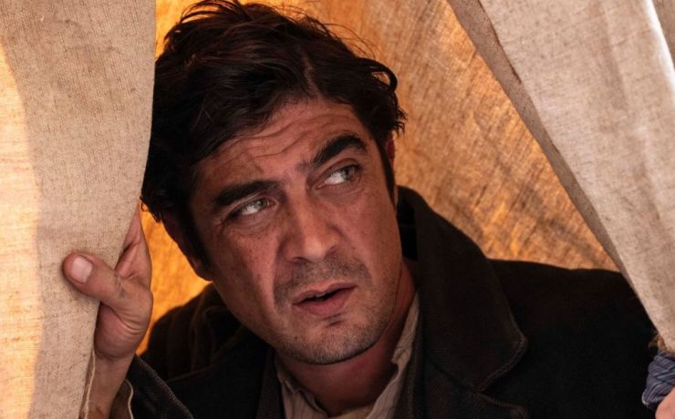 primo piano di riccardo scamarcio in Modi