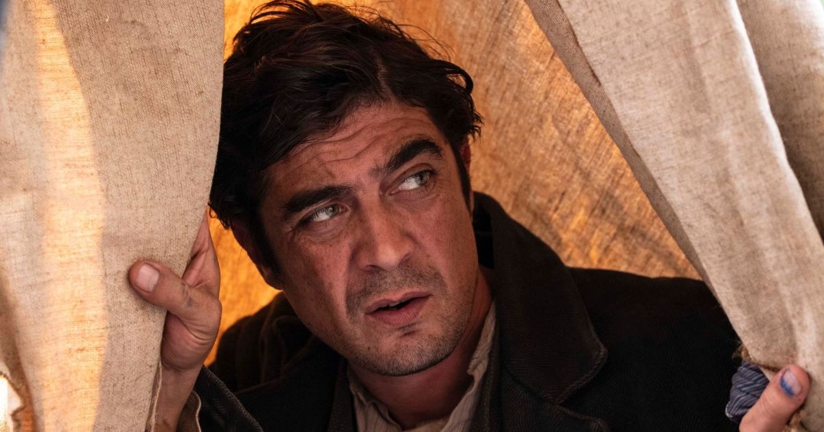 primo piano di riccardo scamarcio in Modi