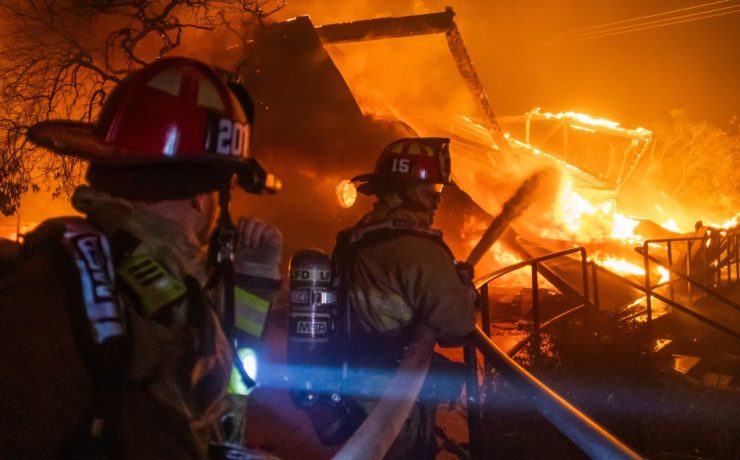 distrutto nell'incendio uno degli edifici più famosi di hollywood