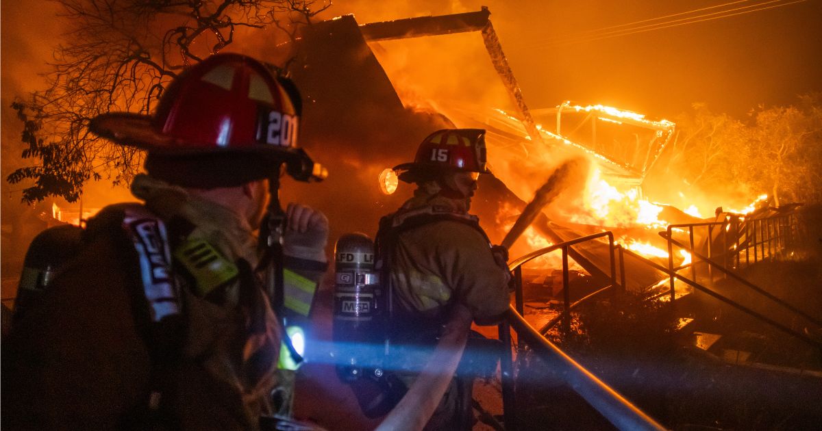 distrutto nell'incendio uno degli edifici più famosi di hollywood