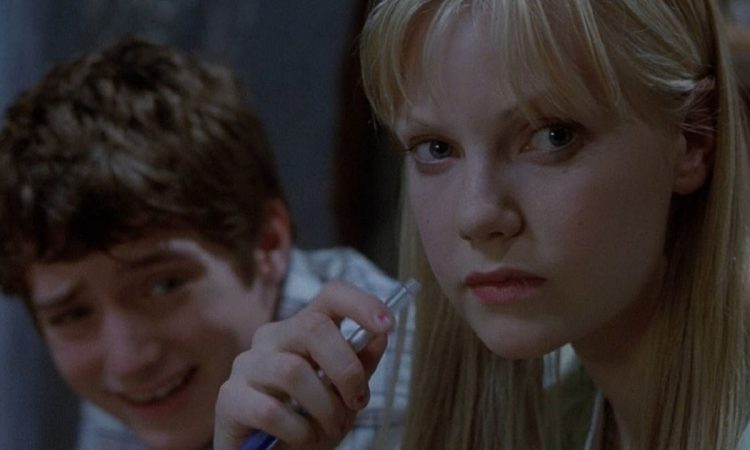 Frame dal film horror The Faculty