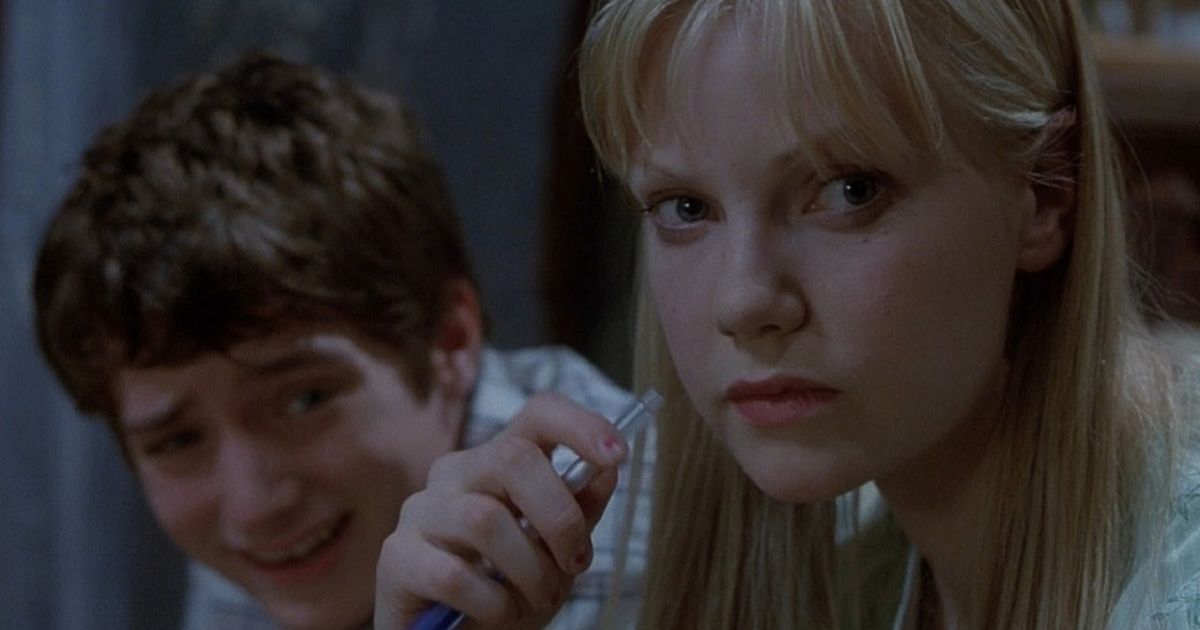 Frame dal film horror The Faculty