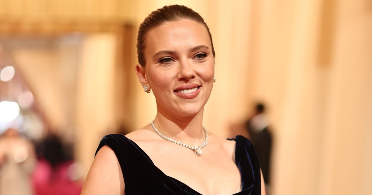 un primo piano di Scarlett Johansson